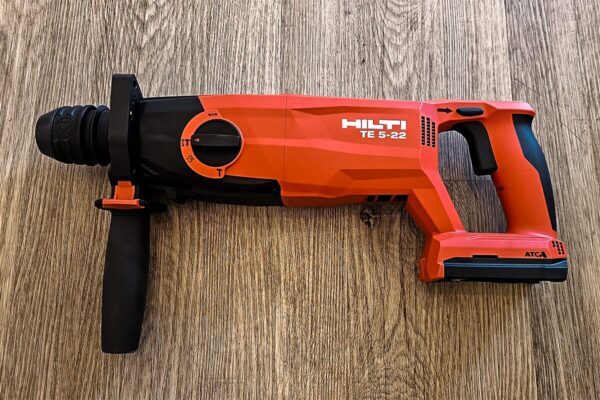 HILTI TE 5-22 INCLUDES BATTERY AND CHARGER