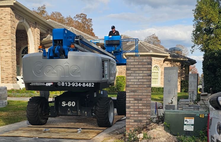 GENIE S-60X BOOM LIFT