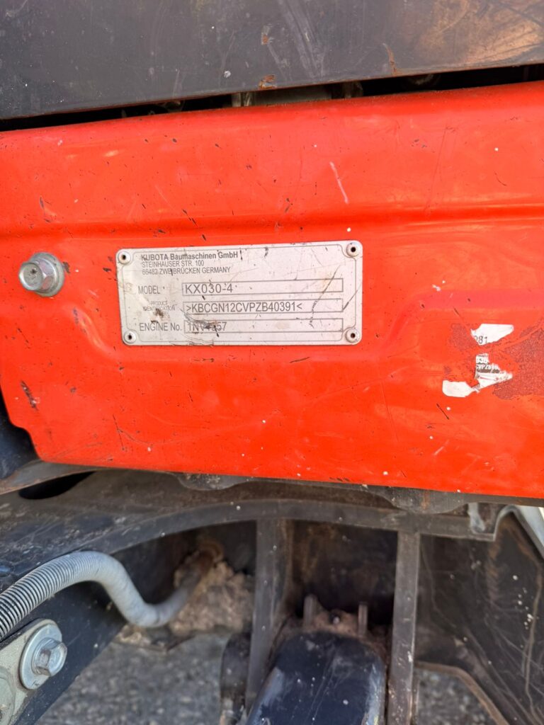 MINI EXCAVATOR KX030
